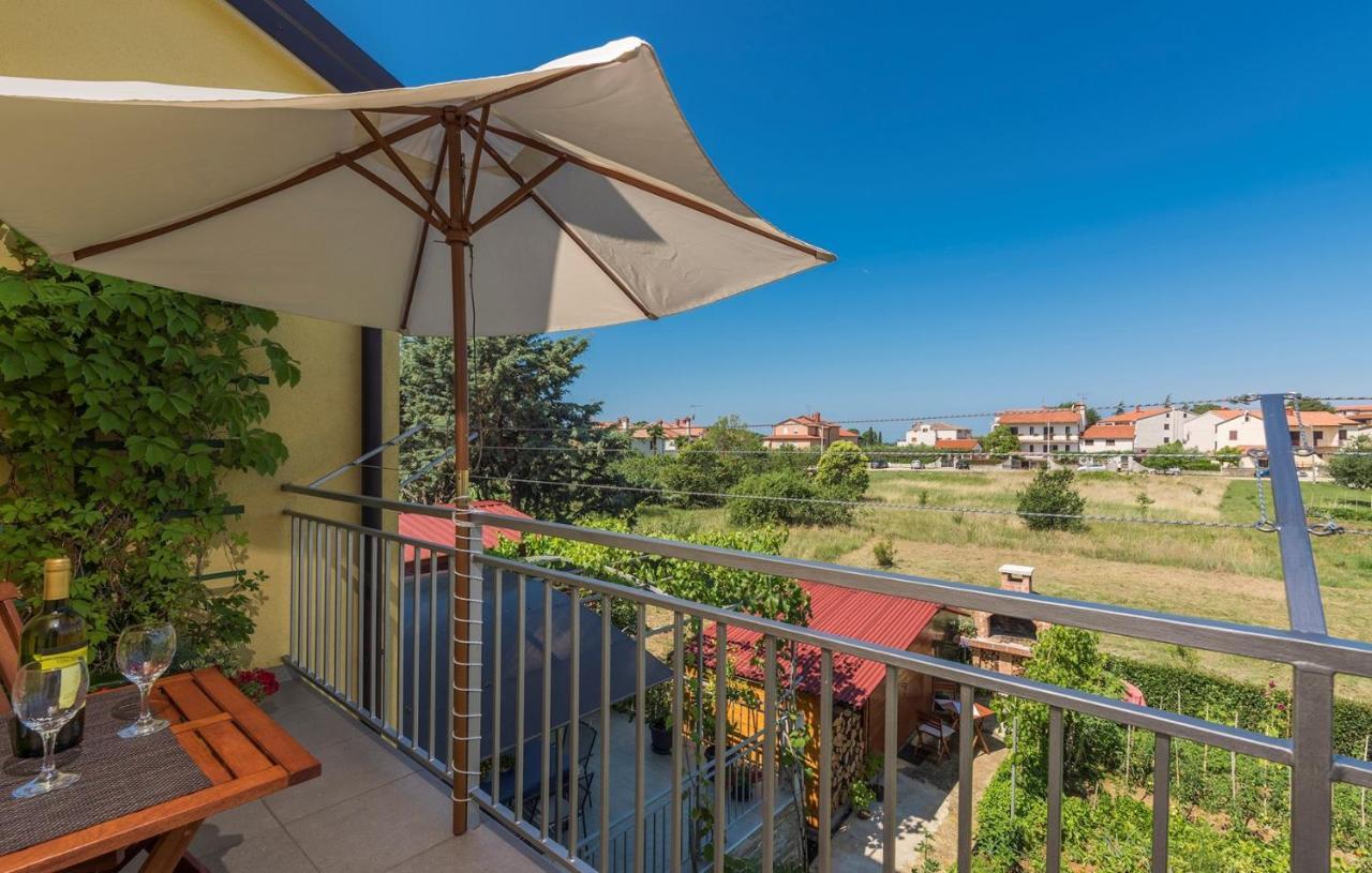 Apartment Nensi Poreč Exterior foto