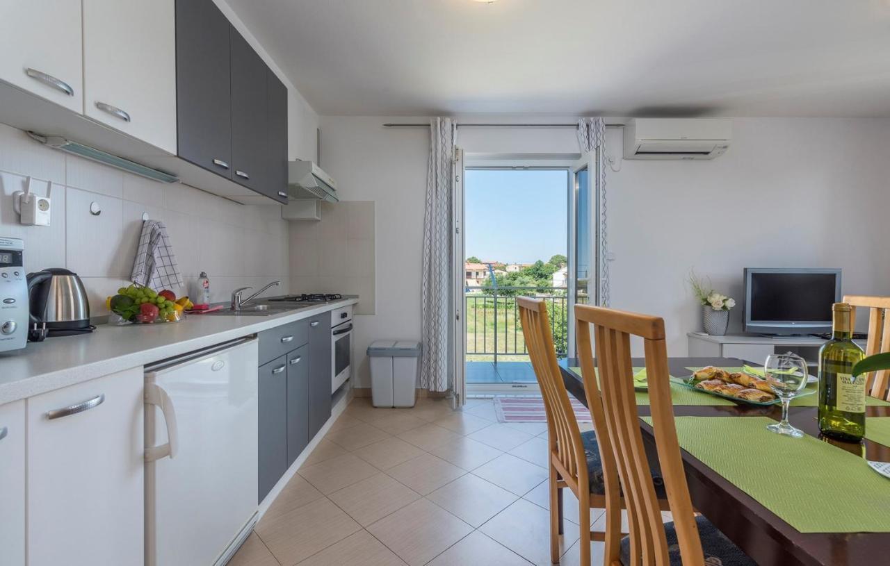 Apartment Nensi Poreč Exterior foto